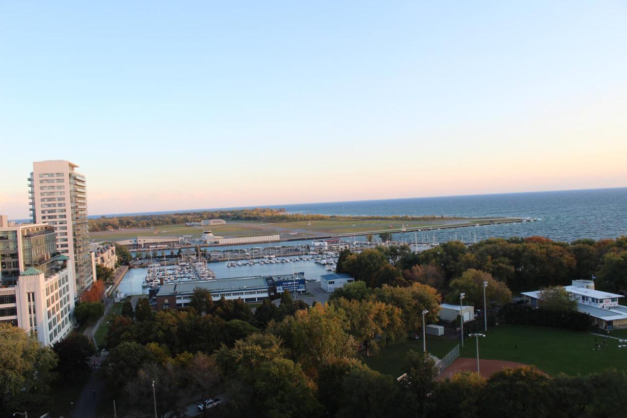 Downtown Waterfront Suites With Cn Tower Views 토론토 외부 사진