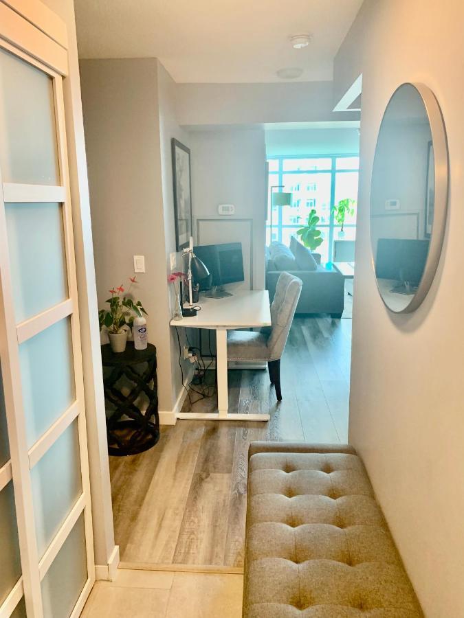Downtown Waterfront Suites With Cn Tower Views 토론토 외부 사진